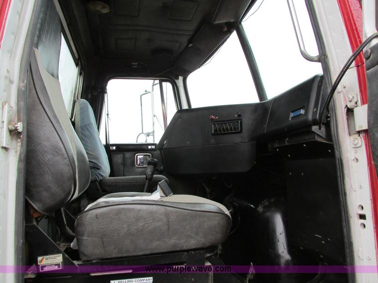 image for item I4166 1989 Volvo WCA64T oil distribution truck