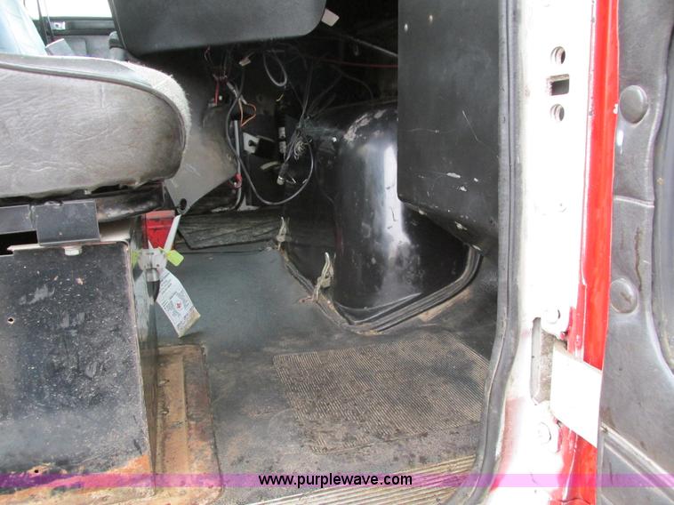 image for item I4166 1989 Volvo WCA64T oil distribution truck