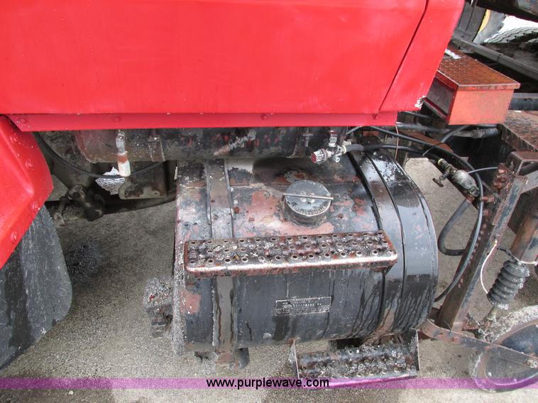 image for item I4169 1978 Ford 8000 oil distribution truck