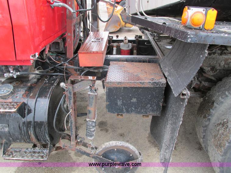 image for item I4169 1978 Ford 8000 oil distribution truck