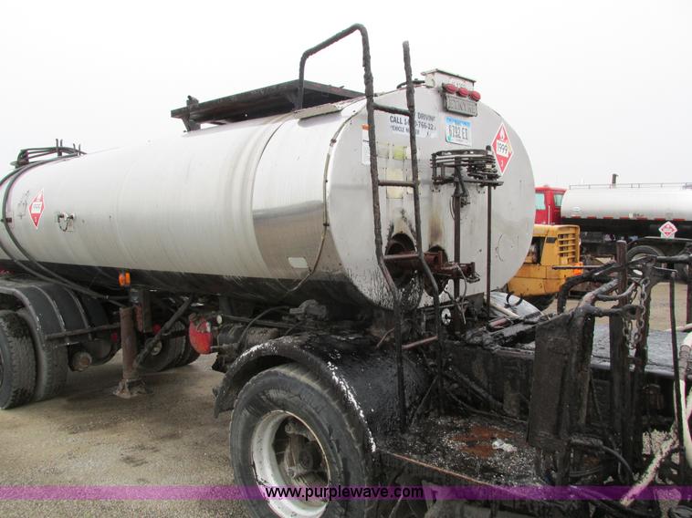 image for item I4169 1978 Ford 8000 oil distribution truck