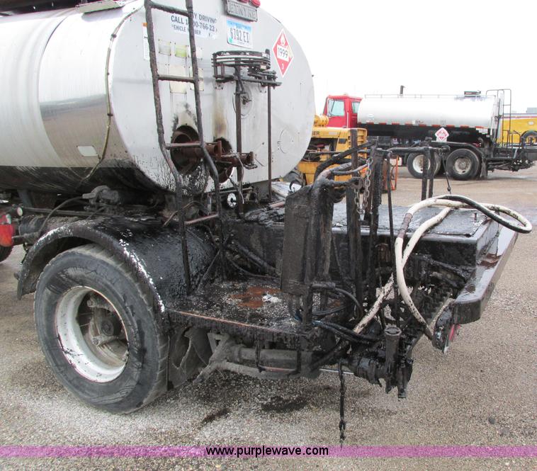 image for item I4169 1978 Ford 8000 oil distribution truck