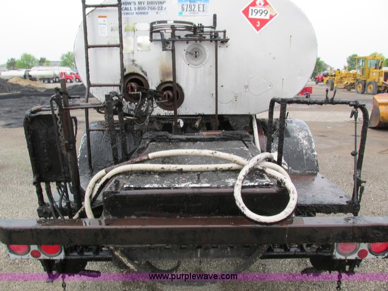 image for item I4169 1978 Ford 8000 oil distribution truck