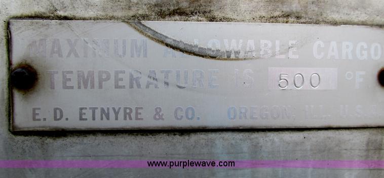 image for item I4169 1978 Ford 8000 oil distribution truck