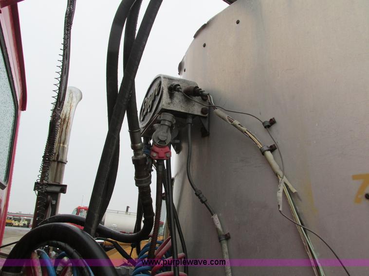 image for item I4169 1978 Ford 8000 oil distribution truck