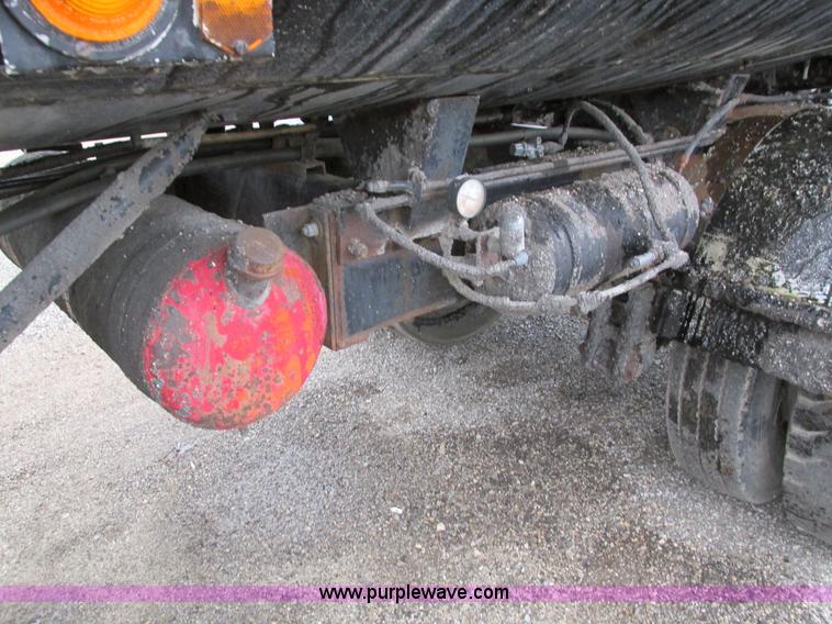 image for item I4169 1978 Ford 8000 oil distribution truck