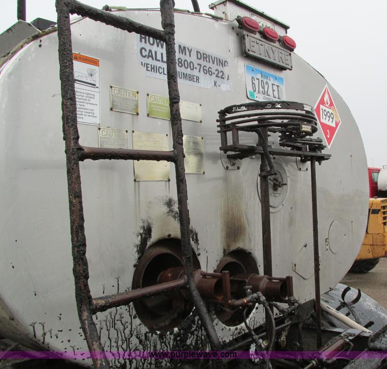 image for item I4169 1978 Ford 8000 oil distribution truck