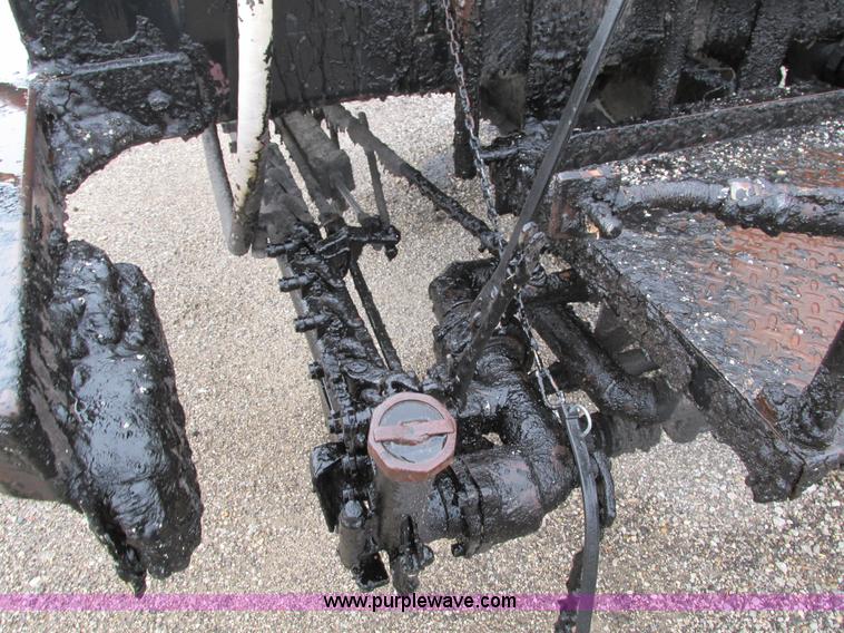 image for item I4169 1978 Ford 8000 oil distribution truck