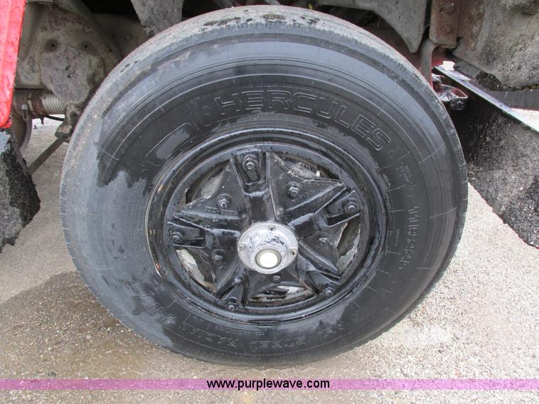 image for item I4169 1978 Ford 8000 oil distribution truck