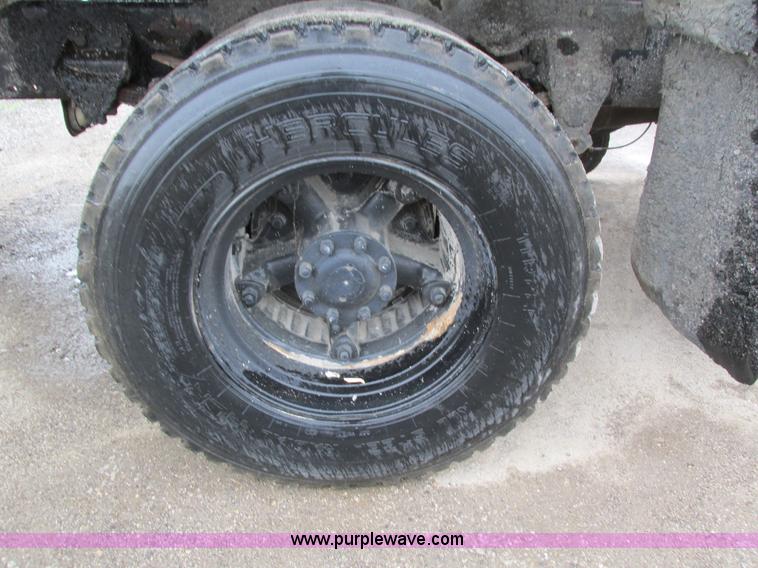 image for item I4169 1978 Ford 8000 oil distribution truck