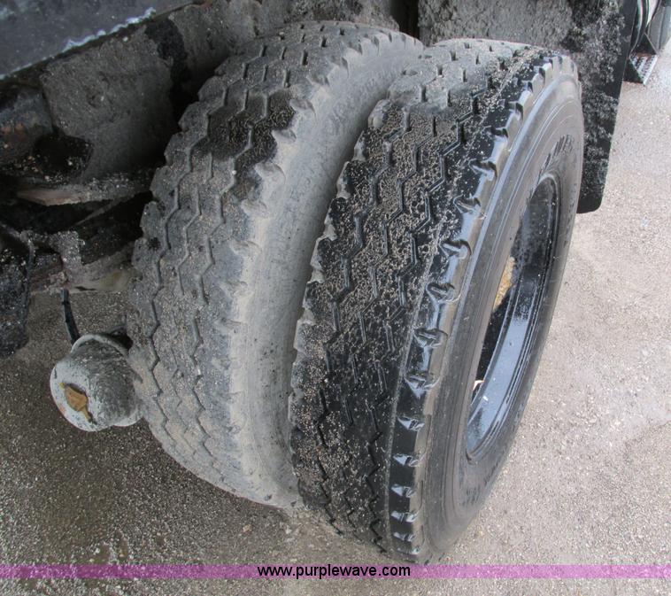 image for item I4169 1978 Ford 8000 oil distribution truck