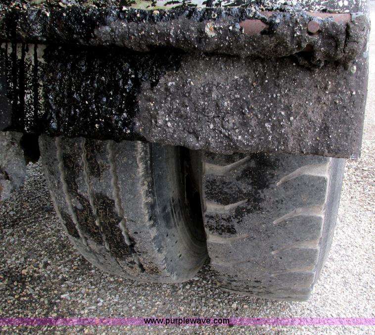 image for item I4169 1978 Ford 8000 oil distribution truck