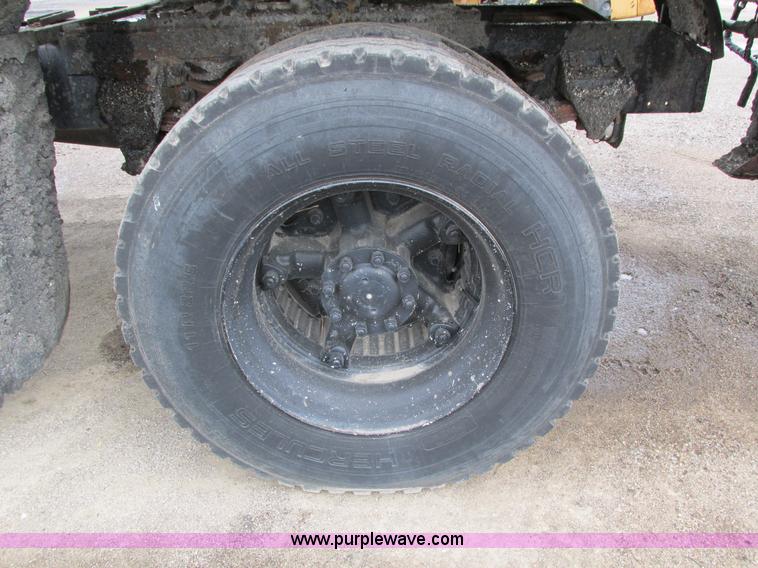 image for item I4169 1978 Ford 8000 oil distribution truck