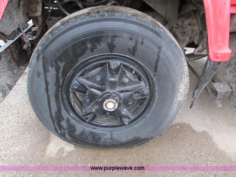 image for item I4169 1978 Ford 8000 oil distribution truck