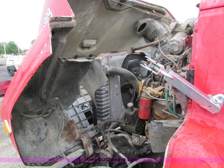 image for item I4169 1978 Ford 8000 oil distribution truck