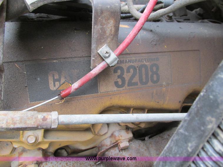 image for item I4169 1978 Ford 8000 oil distribution truck