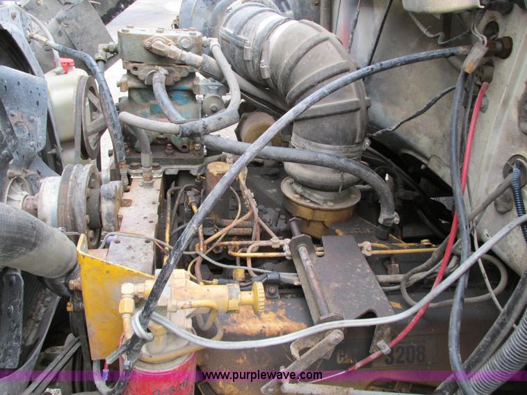 image for item I4169 1978 Ford 8000 oil distribution truck