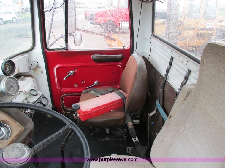 image for item I4169 1978 Ford 8000 oil distribution truck