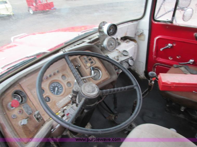 image for item I4169 1978 Ford 8000 oil distribution truck