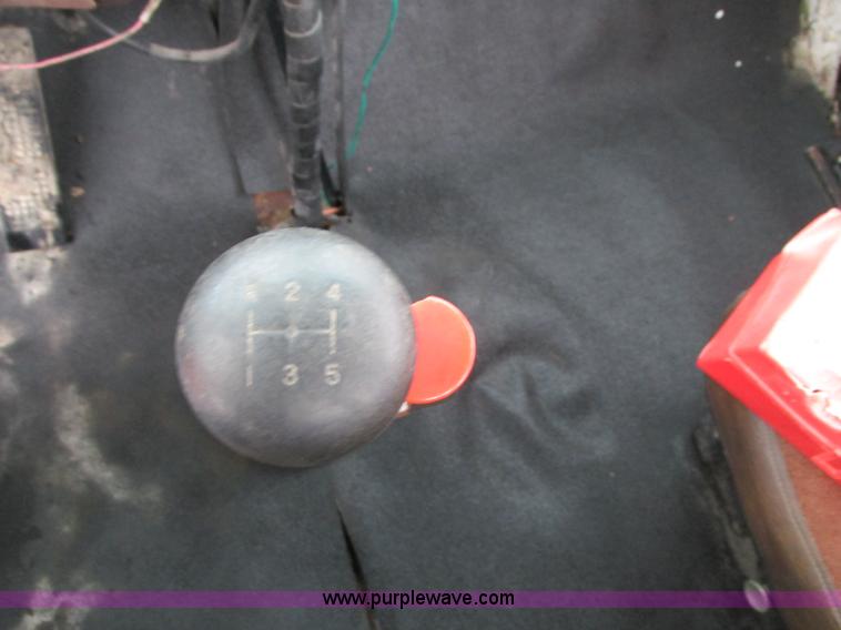 image for item I4169 1978 Ford 8000 oil distribution truck