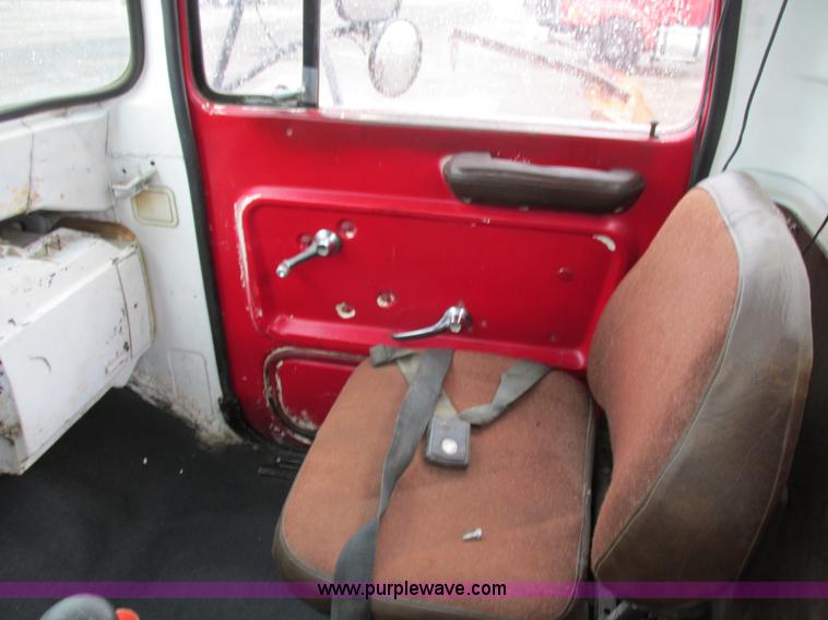 image for item I4169 1978 Ford 8000 oil distribution truck