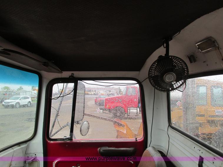 image for item I4169 1978 Ford 8000 oil distribution truck