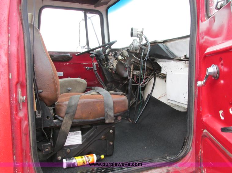 image for item I4169 1978 Ford 8000 oil distribution truck