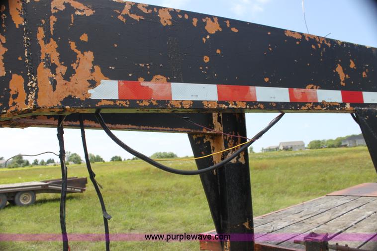 image for item I7347 1980 Superior gooseneck trailer
