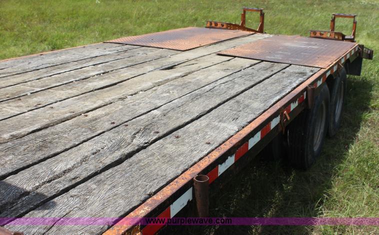 image for item I7347 1980 Superior gooseneck trailer