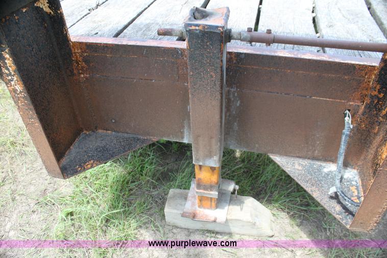 image for item I7347 1980 Superior gooseneck trailer