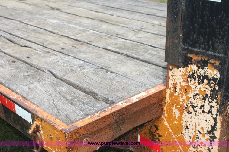 image for item I7347 1980 Superior gooseneck trailer