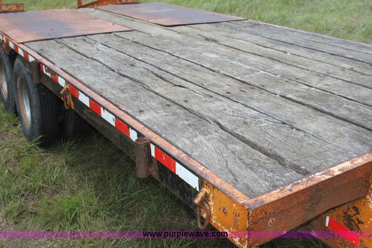 image for item I7347 1980 Superior gooseneck trailer