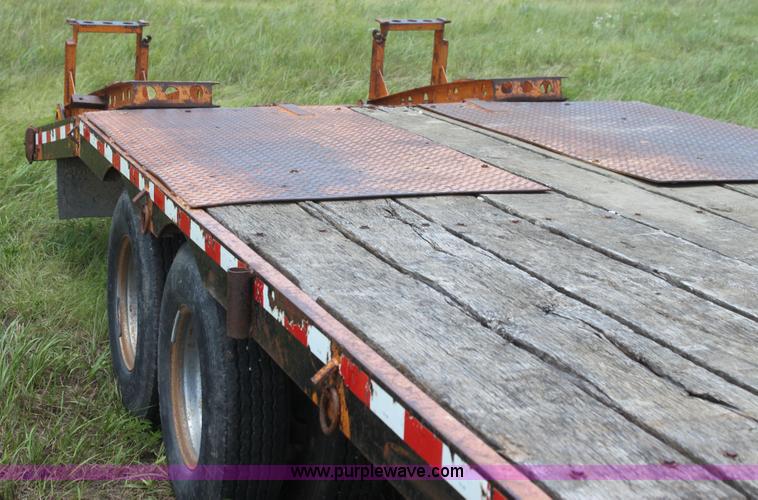 image for item I7347 1980 Superior gooseneck trailer