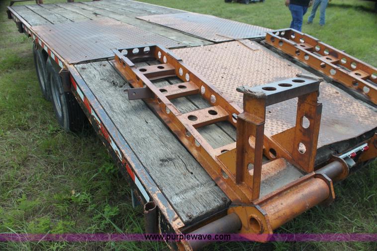 image for item I7347 1980 Superior gooseneck trailer