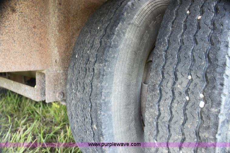 image for item I7347 1980 Superior gooseneck trailer