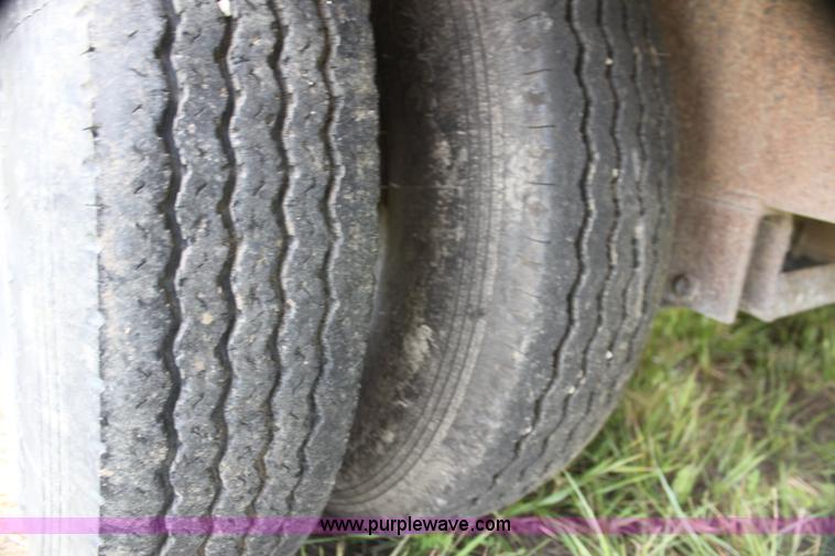 image for item I7347 1980 Superior gooseneck trailer