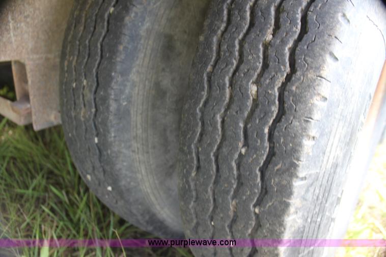 image for item I7347 1980 Superior gooseneck trailer