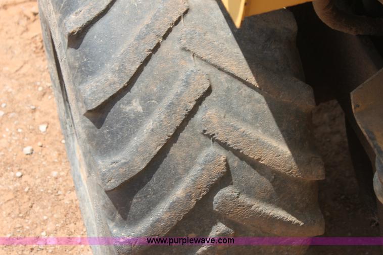 image for item I7425 Vermeer LM42 vibratory plow