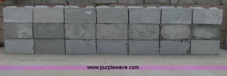 image for item I9586 (21) concrete stack able bunker blocks