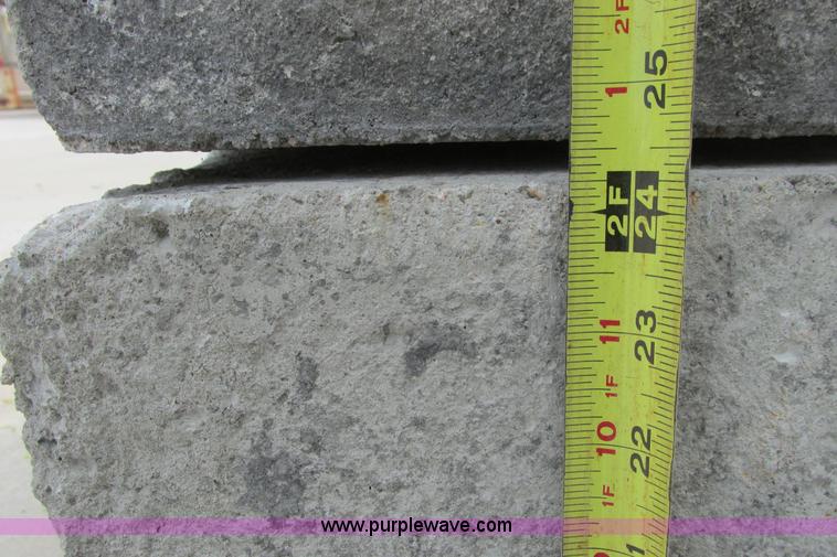 image for item I9586 (21) concrete stack able bunker blocks