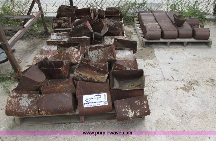 image for item I9587 (154) elevator bucket cups