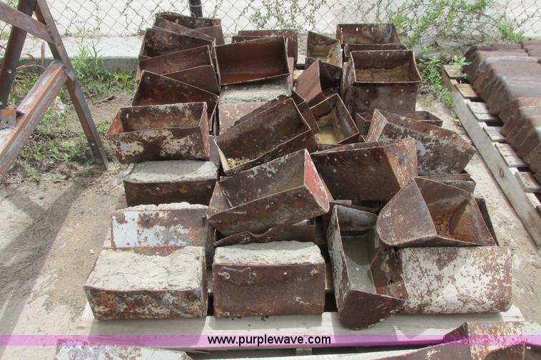 image for item I9587 (154) elevator bucket cups