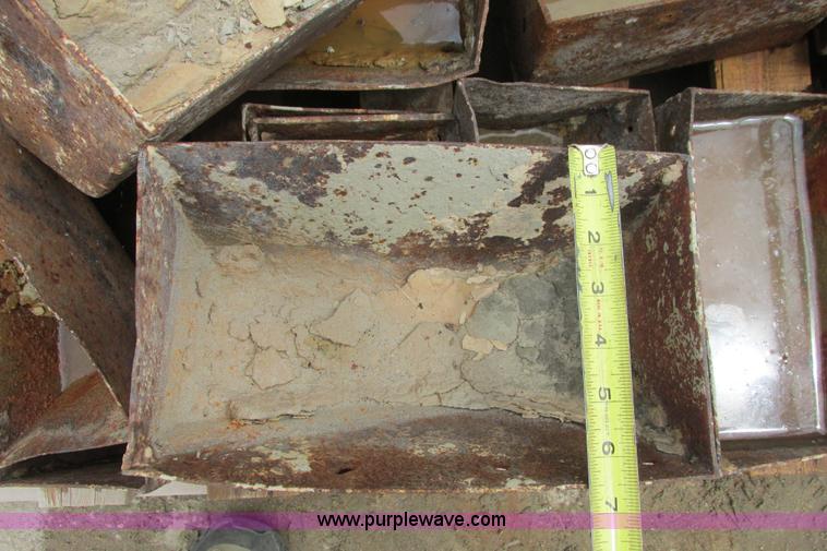 image for item I9587 (154) elevator bucket cups