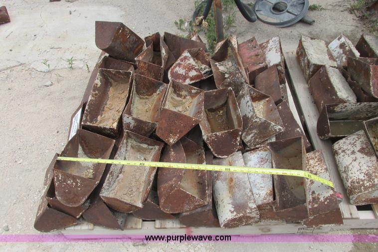 image for item I9587 (154) elevator bucket cups