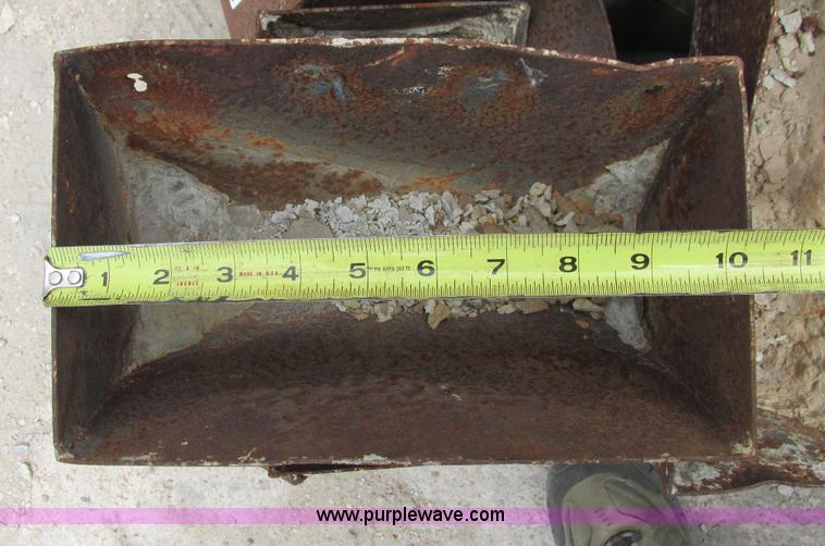 image for item I9587 (154) elevator bucket cups