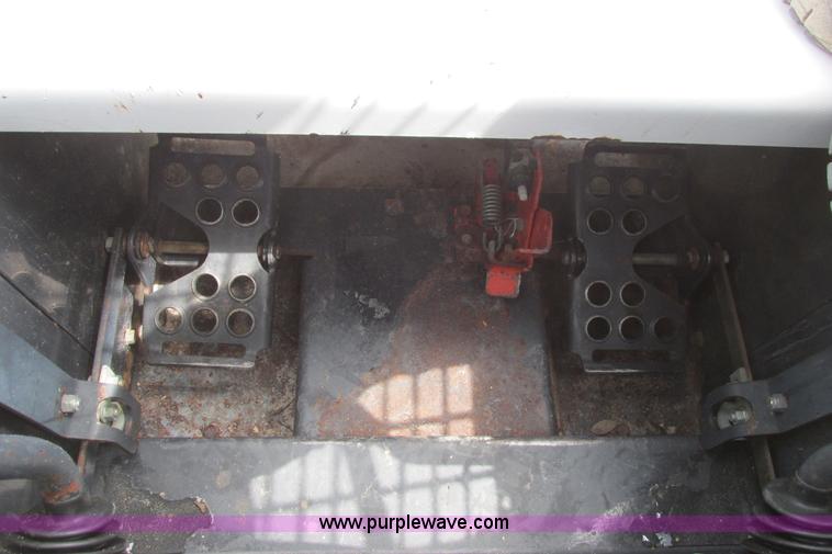 image for item I9592 1998 Bobcat 963 skid steer