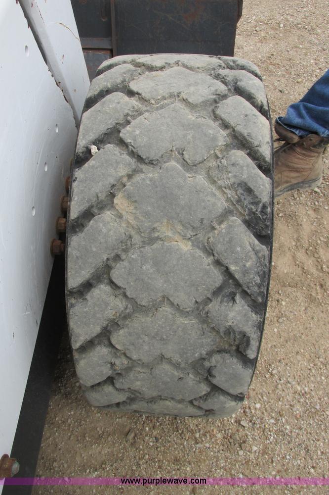 image for item I9592 1998 Bobcat 963 skid steer