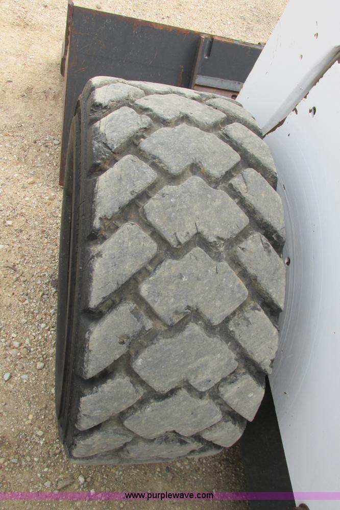 image for item I9592 1998 Bobcat 963 skid steer