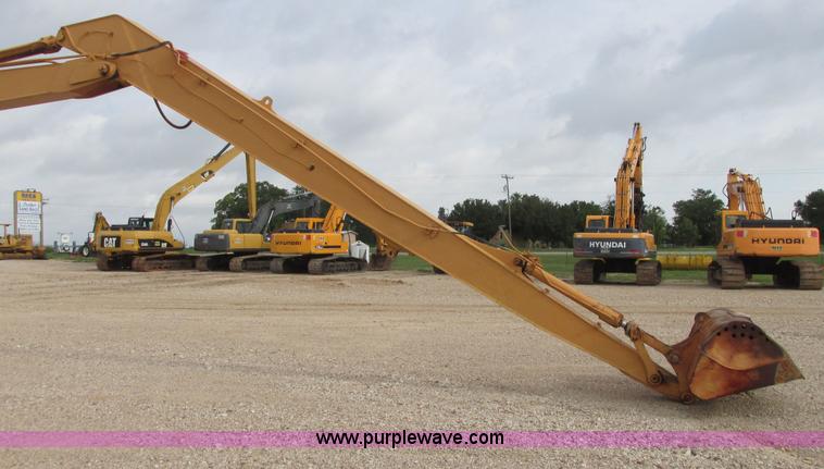 image for item I9595 1998 Hyundai Robex 290LC-3 long reach excavator