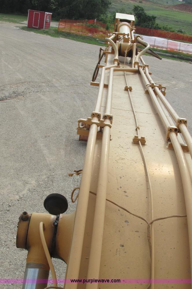 image for item I9595 1998 Hyundai Robex 290LC-3 long reach excavator